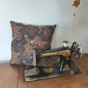 Coussin Transformable en Plaid Chronos
