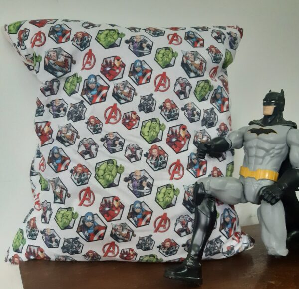 coussin transformable en plaid Avengers