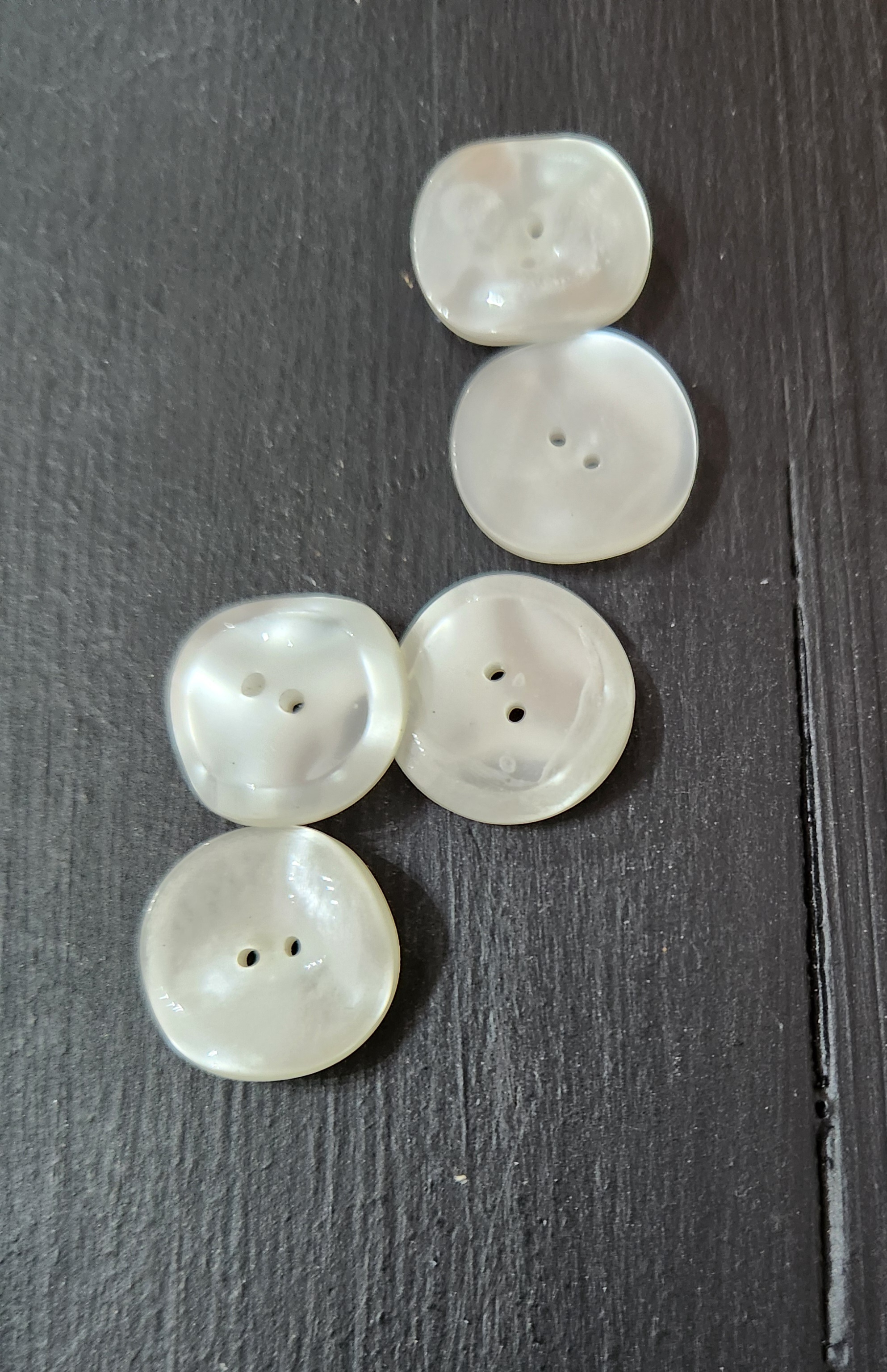 bouton rond nacré crème